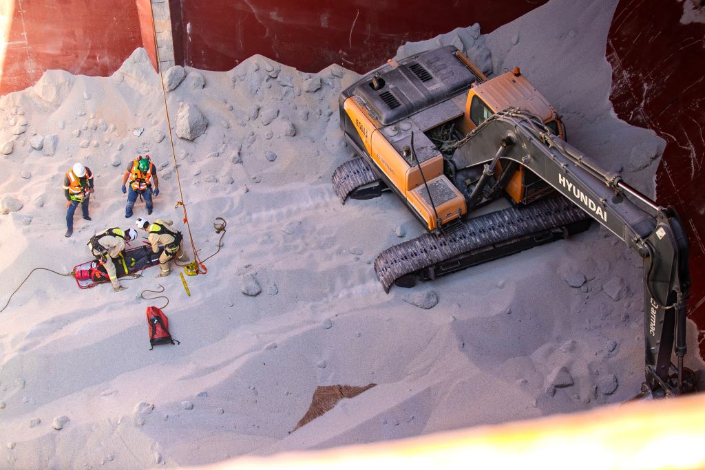 Porto de Paranaguá realiza simulação inédita de resgate em porão de navio 2 img 7507 copiar 1