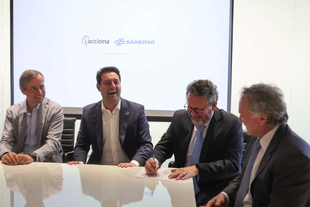 A assinatura ocorreu na sede global da empresa, em Madri, durante missão internacional liderada pelo governador Carlos Massa Ratinho Junior (Foto: Jonathan Campos/AEN)