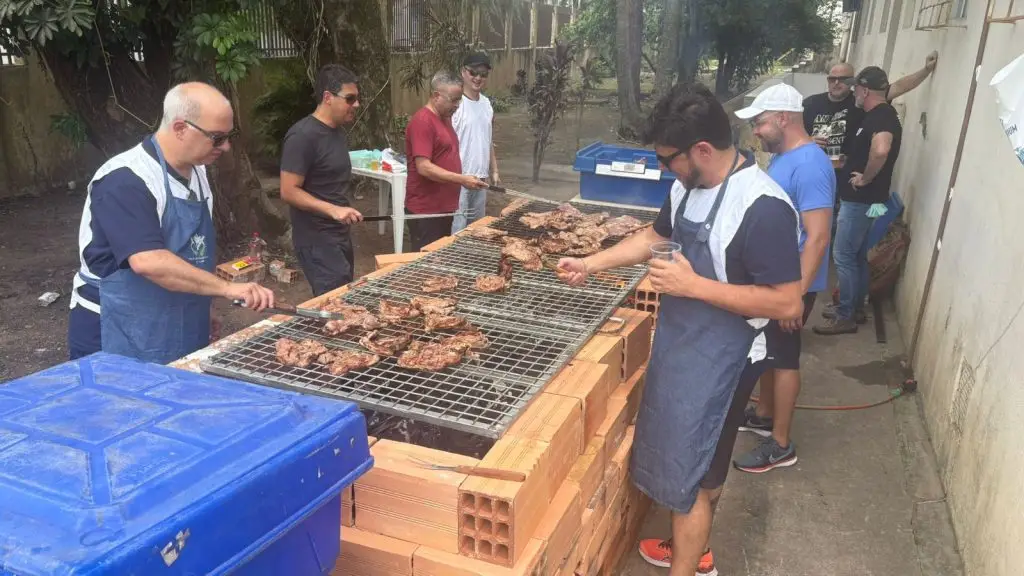3.ª edição do “Sabadou com Churrascada”, do Lar Perseverança, ocorrerá no dia 18 de outubro 2 Os tickets estão à venda pelo valor de R$ 50,00 e dão direito a um prato completo, com carne de qualidade, arroz, maionese, farofa e vinagrete (Foto: Divulgação/Lar dos Idosos Perseverança)