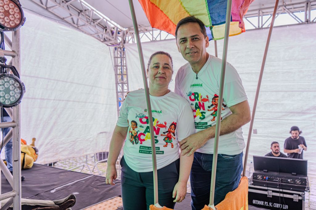 “Estou muito feliz em ver todas essas famílias aproveitando o Dia das Crianças aqui conosco. Todos se divertindo e muito felizes”, destacou o prefeito Adriano Ramos (Foto: Silvia Costa/Wilson Leandro/Prefeitura de Paranaguá)