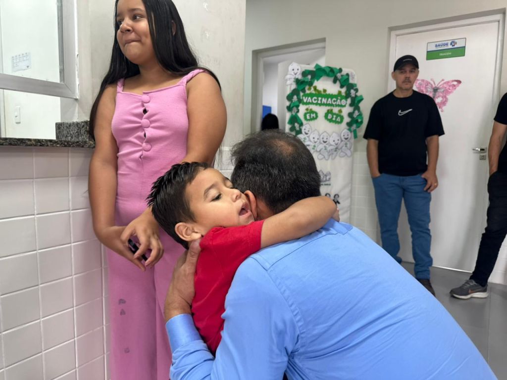 “O Dia D de vacinação é um momento de cuidar e proteger, é um compromisso com a saúde das nossas crianças e adolescentes”, afirma o prefeito Adriano Ramos (Foto: Moysés Zanardo e Vanessa Yared)