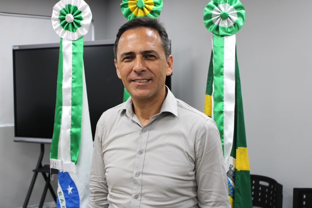 Prefeito anuncia pacote de benefícios aos servidores municipais de Paranaguá 2 2 adriano ramos fala sobre os 90 anos do porto de paranagua