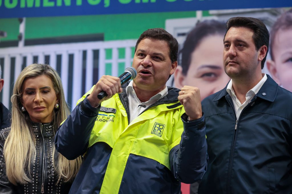 Governador anuncia pavimentação em concreto de 15 ruas próximas ao Porto de Paranaguá 4 3 sandro alex