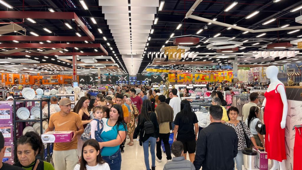 Nova mega loja da Havan é inaugurada em Paranaguá com investimento de R$ 80 milhões e mais de 200 novos empregos 4 8041cabc 80d5 40ba 84ee 363bba4aed15