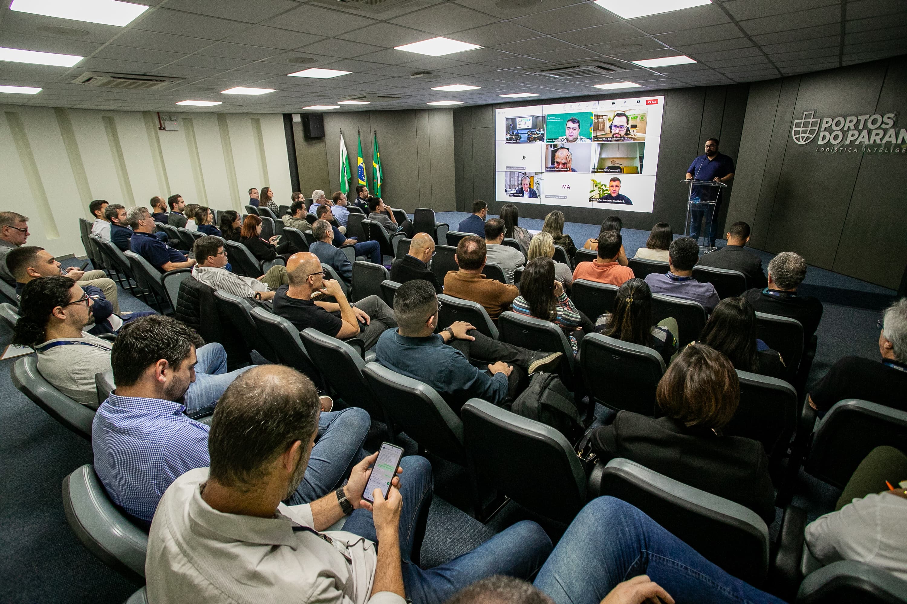 Plano Mestre da Portos do Paraná é apresentado à comunidade portuária 1 O documento é um instrumento de planejamento do Estado que orienta investimentos e políticas públicas necessárias aos portos brasileiros (Foto: Claudio Neves/Portos do Paraná)
