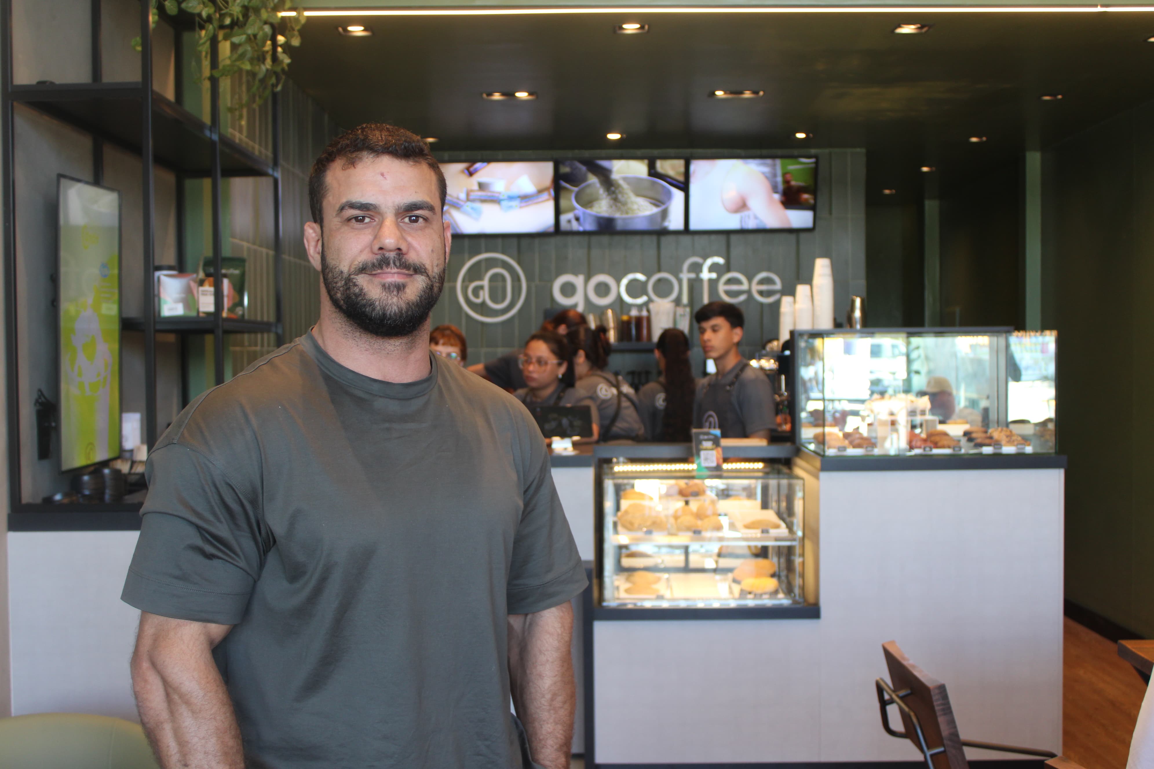 GoCoffee inaugura nesta sexta-feira em Paranaguá com cardápio variado e espaço moderno no Estação Mall 1 “É uma alegria imensa inaugurar o nosso café aqui em Paranaguá. A partir desta sexta-feira, 24, todos poderão conhecer e experimentar nossas delícias”, destacou o empresário Marcelo Manzan Ramos