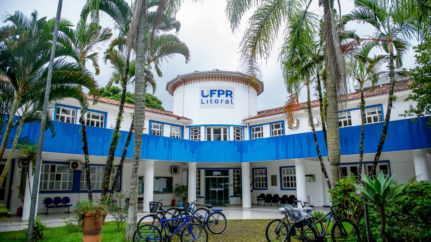 A programação é gratuita e reúne apresentações artísticas, oficina, rodas de conversa, palestras e performances abertas ao público na UFPR Litoral, em Matinhos (Foto: Marcos Solivan/UFPR)