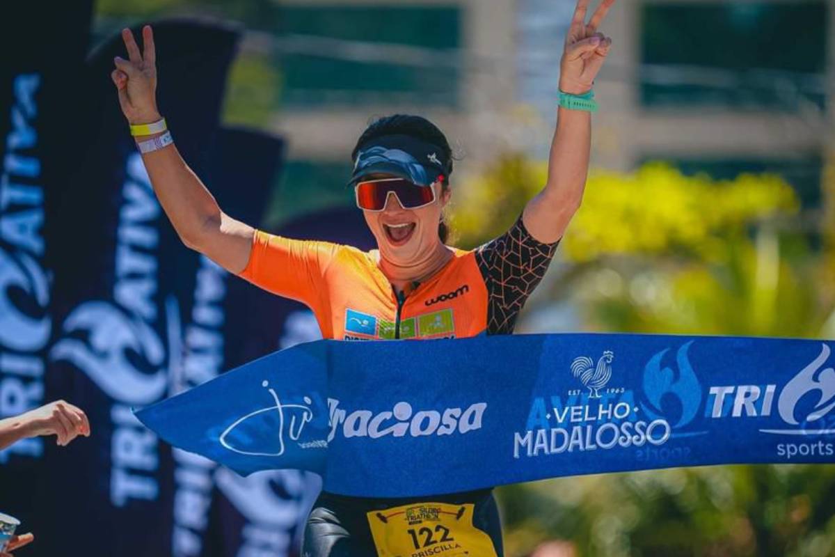 A atleta parnanguara Priscilla Teixeira Migliorini conquistou o 3.º lugar em sua categoria, assegurando vaga para o campeonato no Mundial em 2026 (Fotos: Divulgação/Foco Radical)