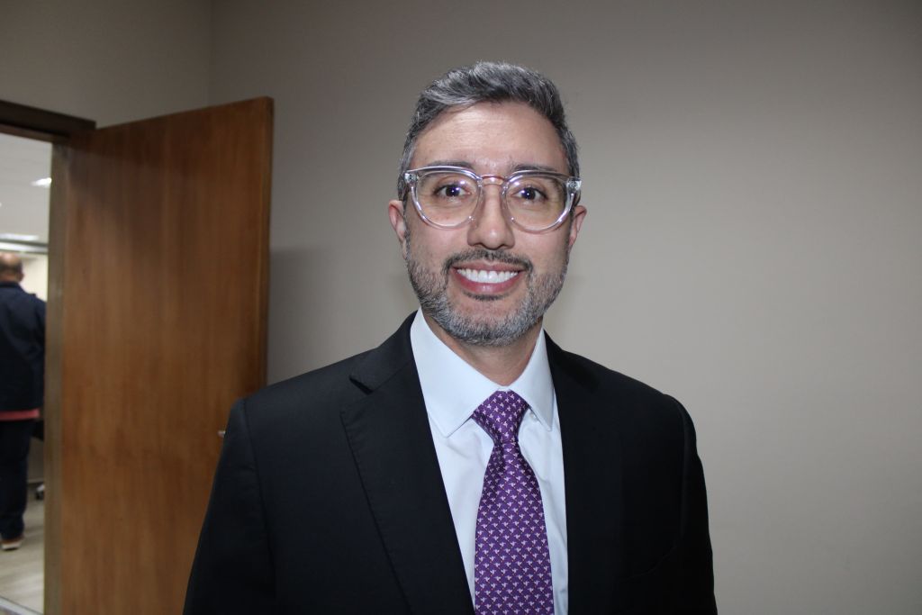 Portos do Paraná recebe título de Honra ao Mérito Empresarial da Câmara de Paranaguá 2 “Tendo esse honroso prêmio dado à Portos do Paraná, demonstra que estamos no caminho certo”, destacou Luiz Fernando Garcia, diretor-presidente da Portos do Paraná (Foto: Folha do Litoral News)