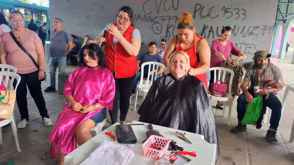 Mulheres vivem dia de autocuidado e valorização no Terminal Urbano de Paranaguá 7 IMG 20251021 WA0029