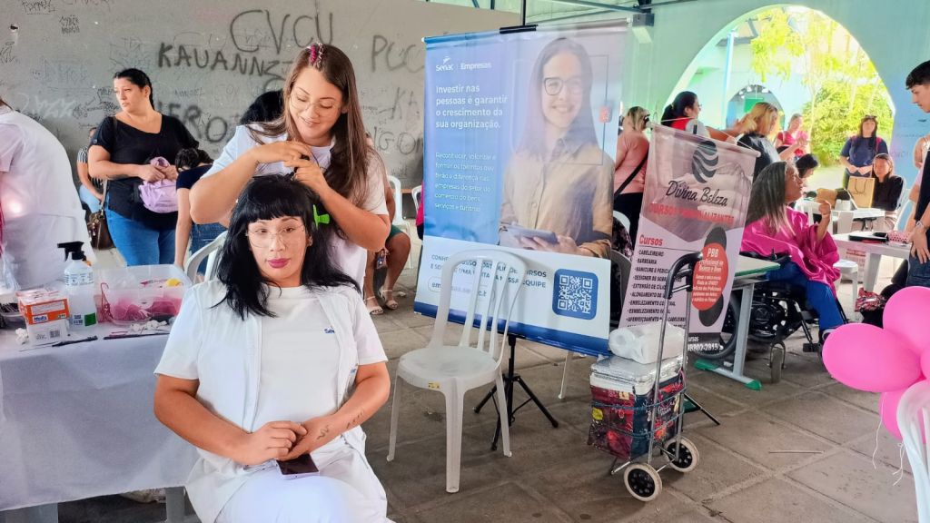 Mulheres vivem dia de autocuidado e valorização no Terminal Urbano de Paranaguá 15 IMG 20251021 WA0030