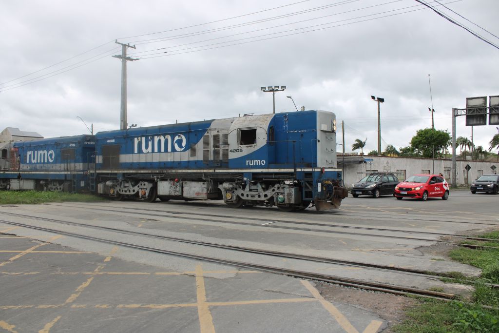 Prefeito e deputado Hussein Bakri visitam local da futura obra do viaduto em “U” na Avenida Roque Vernalha 3 IMG 1001 1