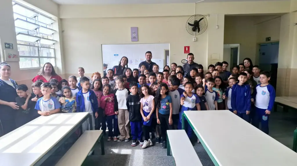 Projeto Samuzinho leva educação em primeiros socorros para mais de mil alunos em Paranaguá 2 WhatsApp Image 2025 10 01 at 16.10.25 1