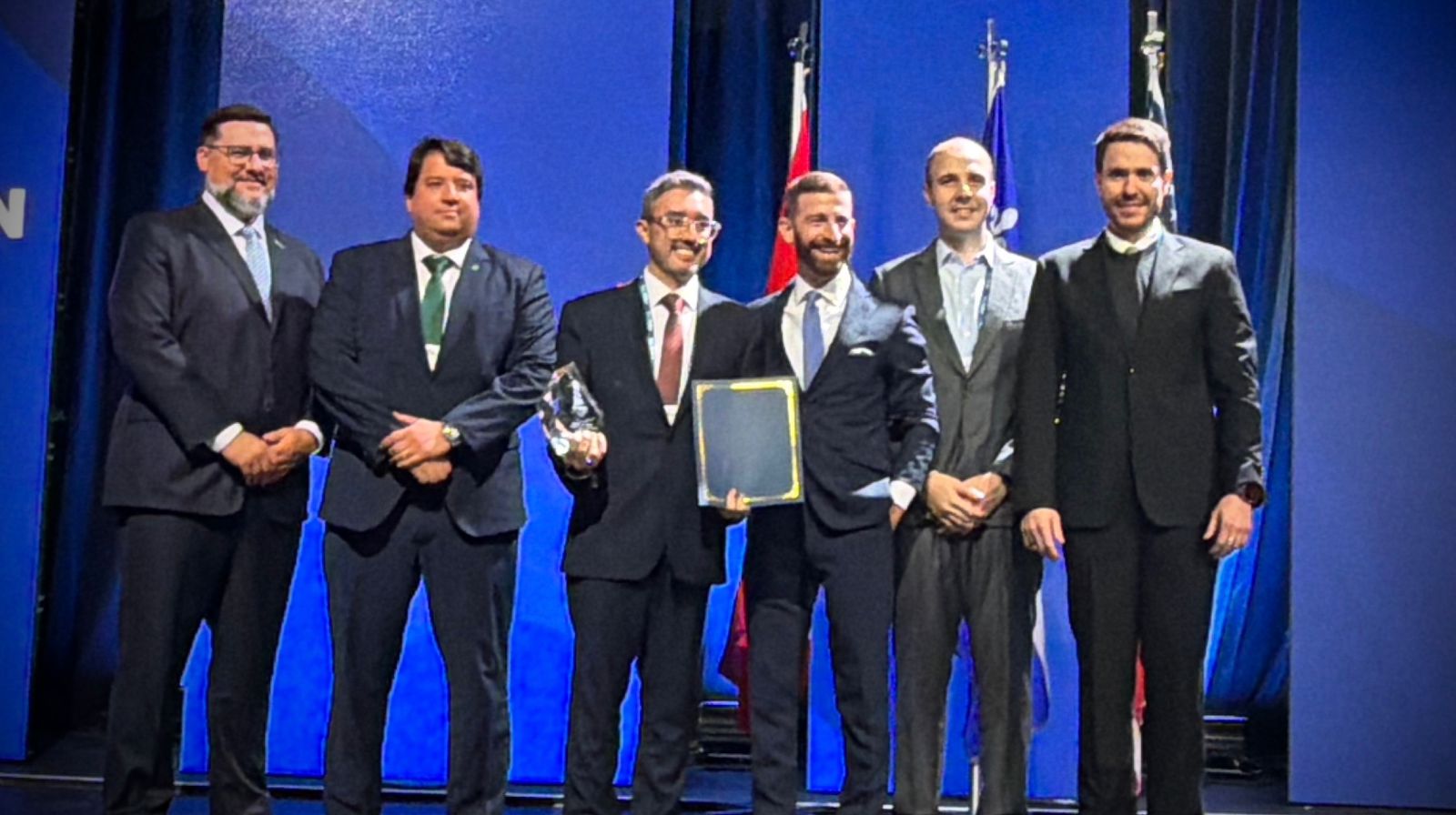 Portos do Paraná Arrasam no Cenário Global: Conquistas Históricas em Sustentabilidade, Gestão e Comunicação!