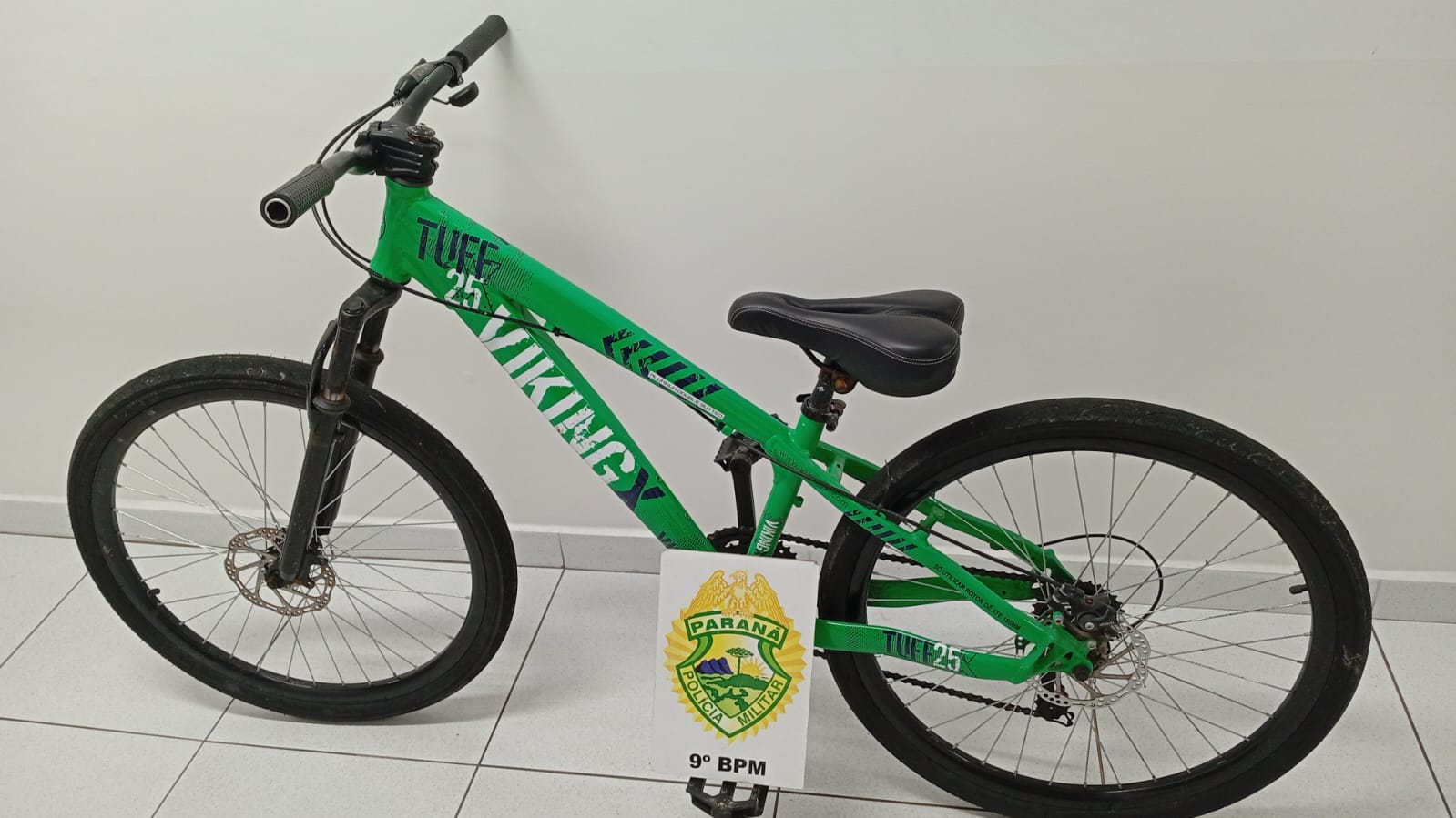 Rapaz que pediu dinheiro para devolver bicicleta furtada é preso pela PM em Matinhos 1 A bicicleta, marca Viking, cor verde, foi furtada no começo da semana