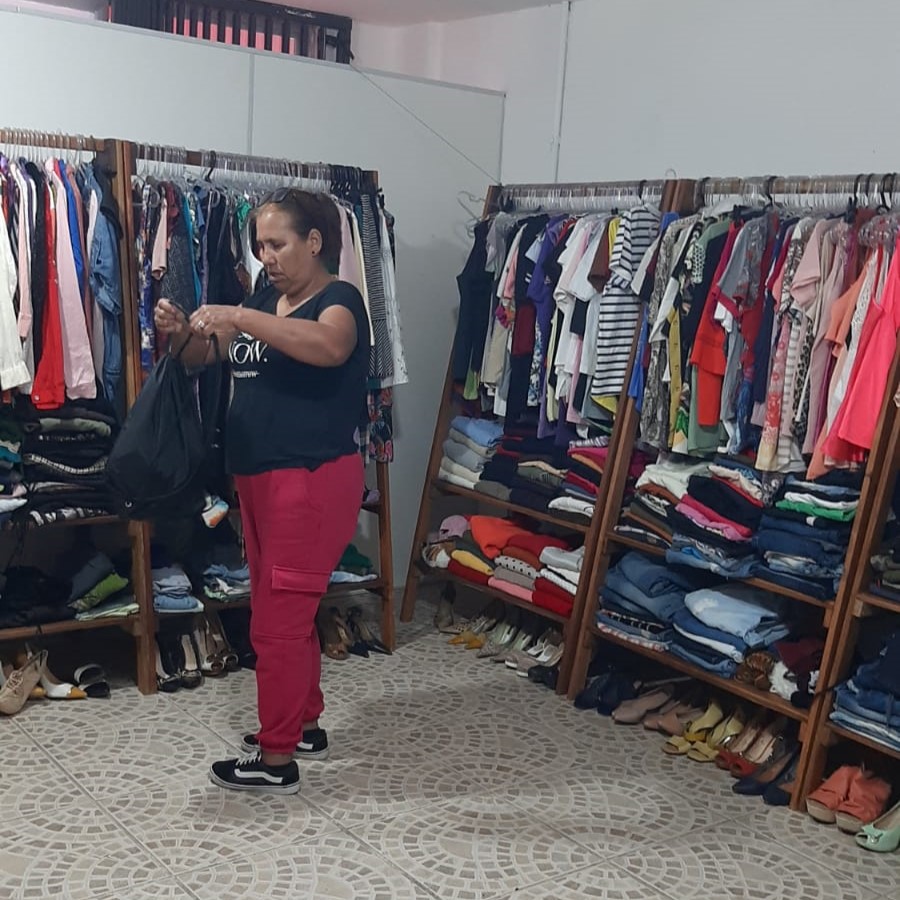 Brechó Solidário apoia famílias em situação de vulnerabilidade social em Paranaguá 4 WhatsApp Image 2025 10 30 at 13.58.41 1 1