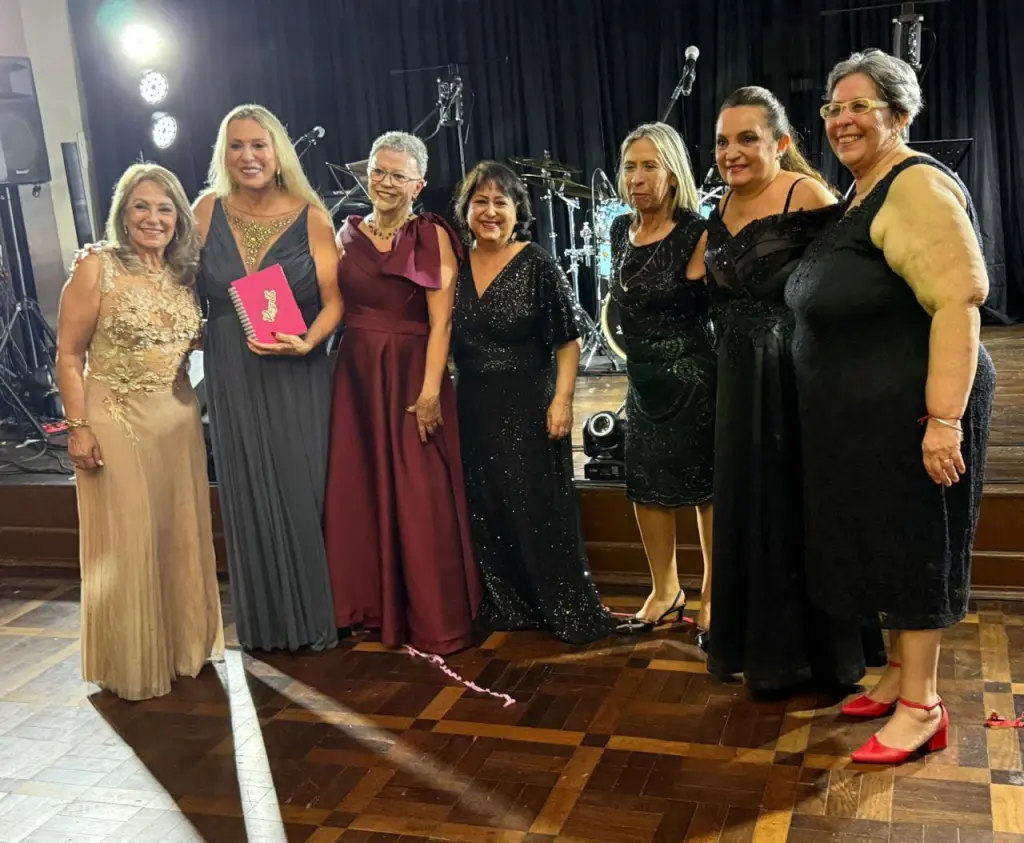 Ex-alunos do Instituto Estadual de Educação comemoram 50 anos de formatura em Paranaguá 4 d086d390 57d2 499c a33e 436edfb926be