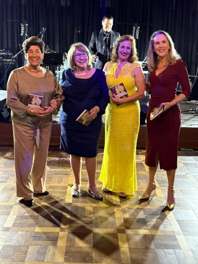 Ex-alunos do Instituto Estadual de Educação comemoram 50 anos de formatura em Paranaguá 3 db748ba2 4762 4337 a92f 32d39a5f500f