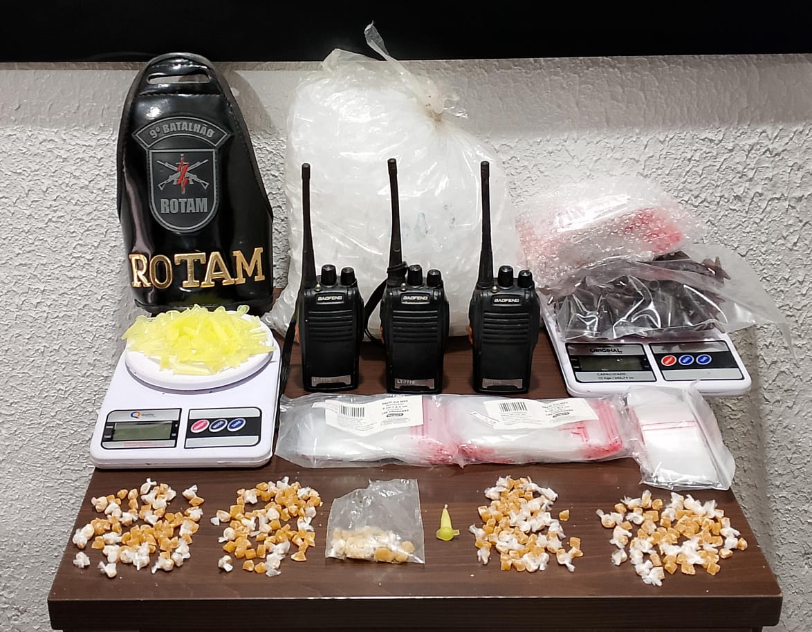 A mobilização policial contou com o apoio de equipes da 1ª Subdivisão Policial de Paranaguá, do NUCRIA - Núcleo de Proteção a criança e ao adolescente vítimas de crime e guarnições da ROTAM e do setor de inteligência da Polícia Militar