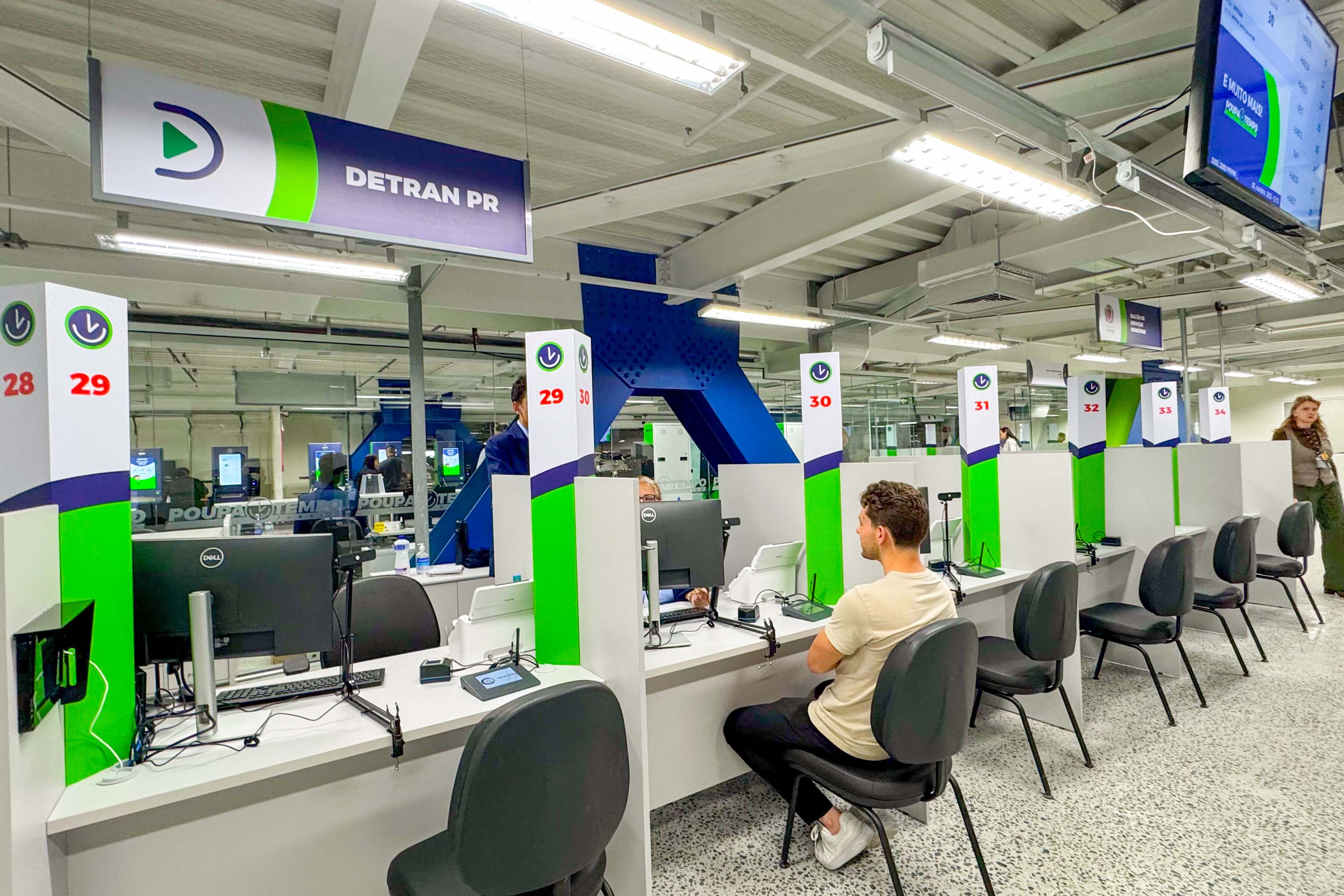 O funcionamento é de segunda a sexta-feira, das 8h às 17h (Foto: Detran-PR)