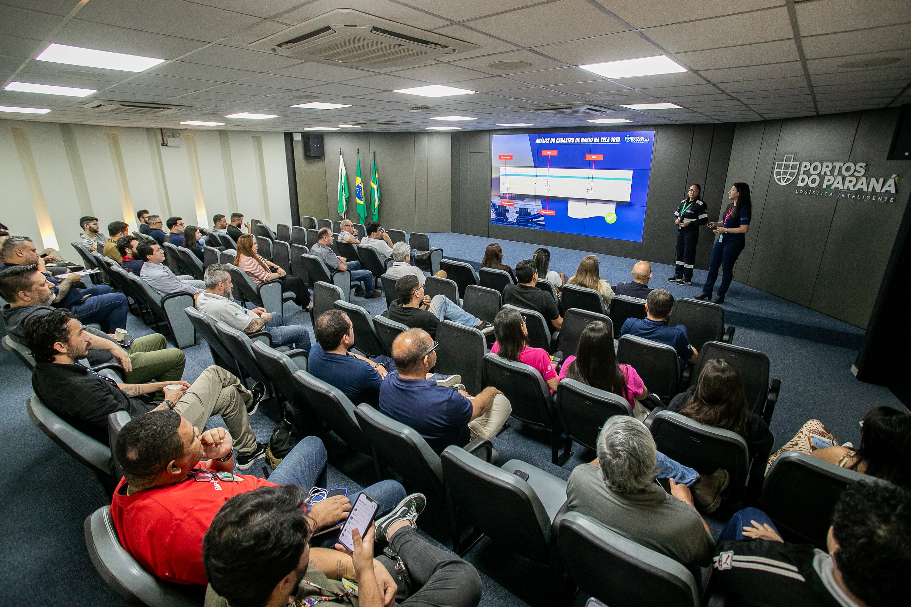 Foto: Claudio Neves/Gcom Portos do Paraná