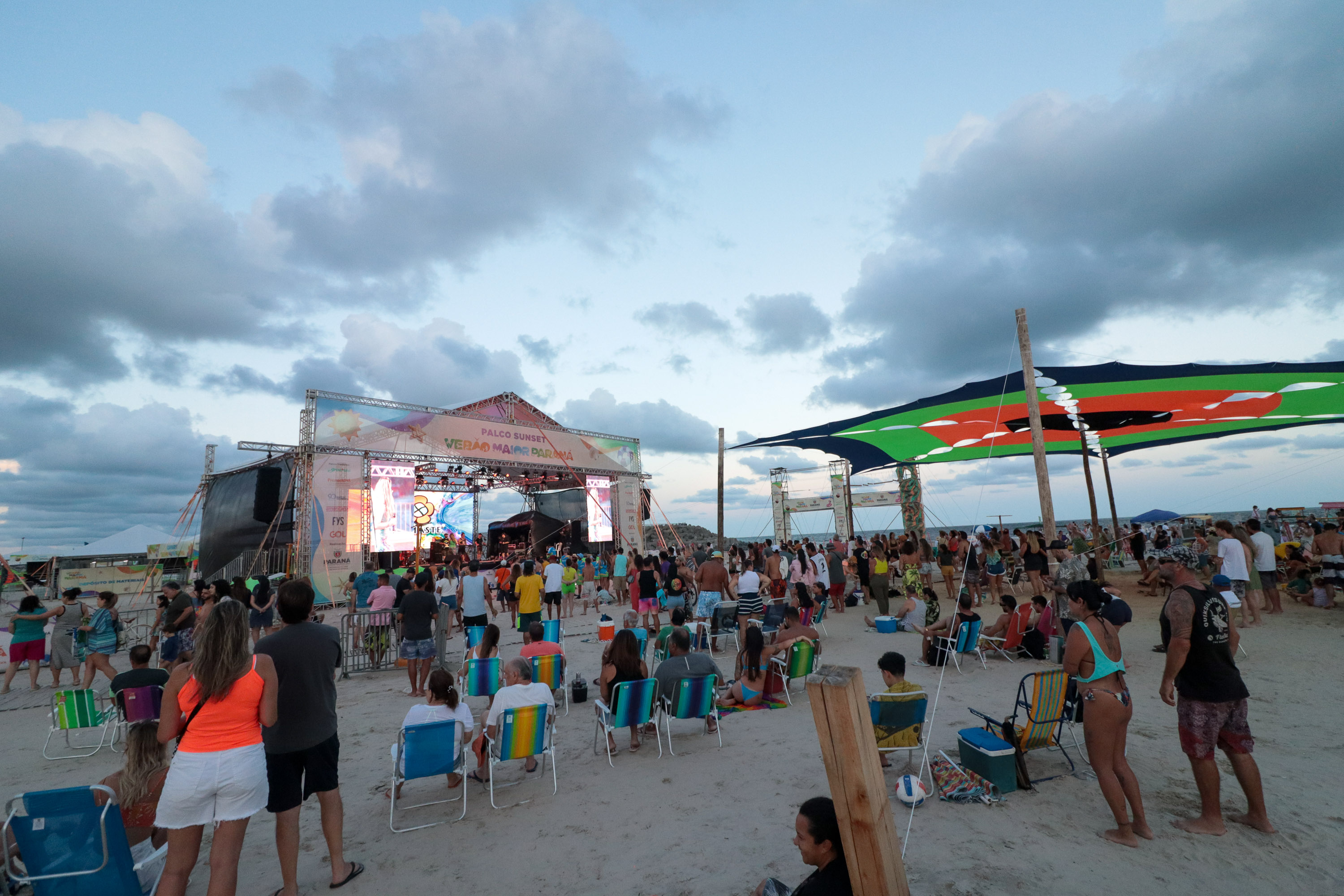 Verão Maior: Inscrições estão abertas para artistas do Paraná se apresentarem nos Palcos Sunset do litoral 1 1 palco sunset