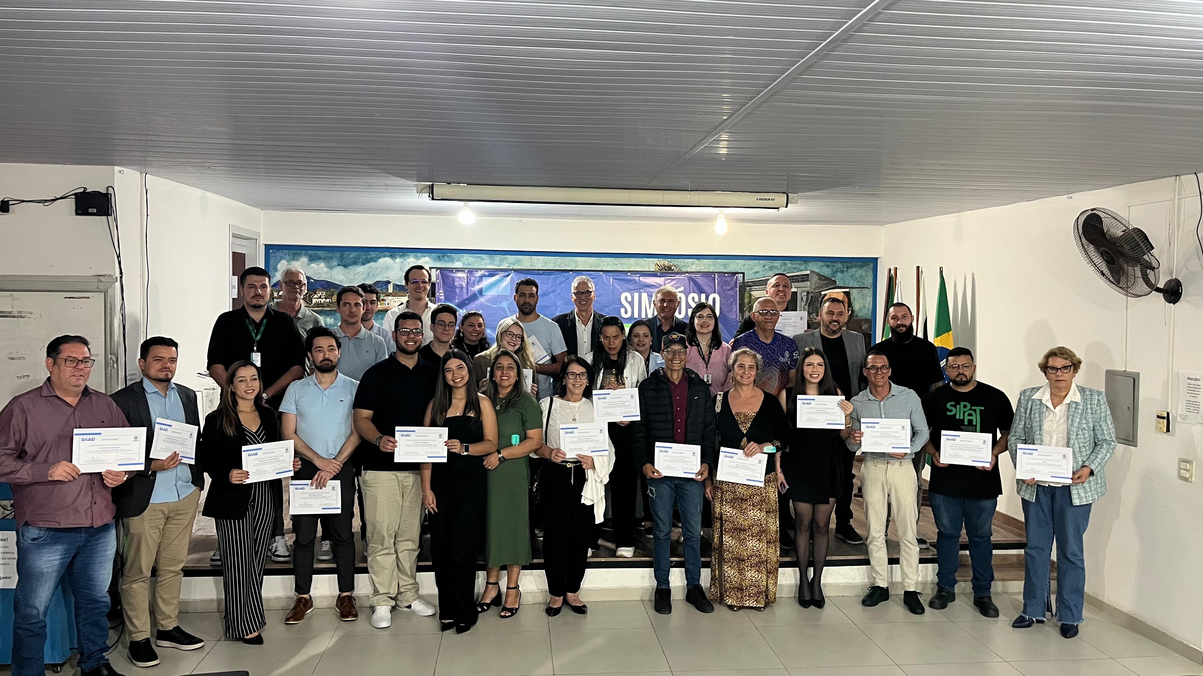 Folha do Litoral News é destaque em duas categorias no 10.º Prêmio Top of Mind da Unespar Paranaguá 1 O Prêmio Top of Mind tem como objetivo aproximar a universidade da sociedade e reconhecer as marcas mais presentes na memória dos estudantes