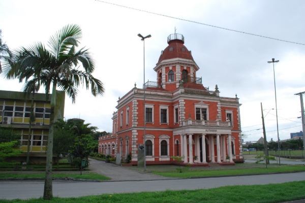 Ação envolve a destinação de mercadorias apreendidas para entidades e projetos destinados a mulheres em situação de vulnerabilidade social (Foto: Receita Federal)
