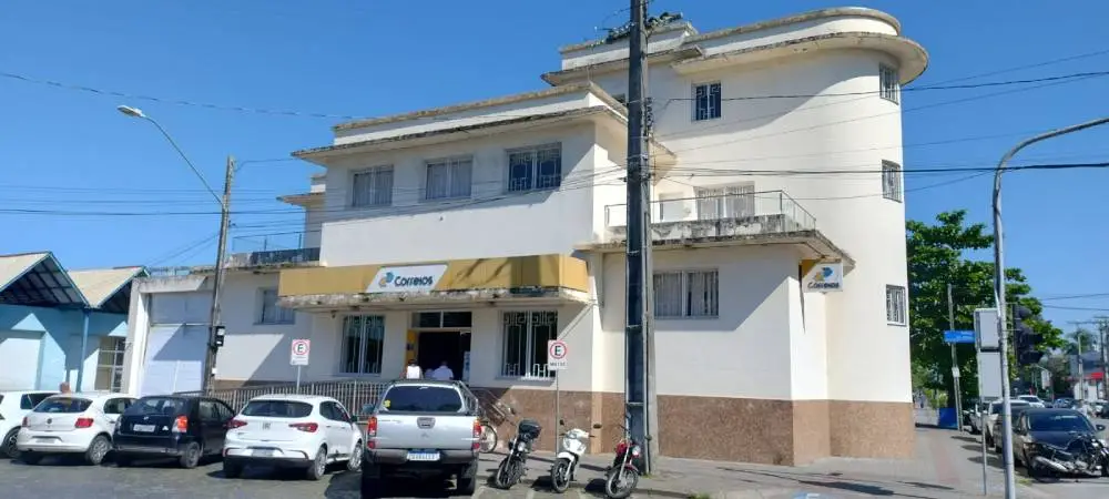 Em Paranaguá, a adoção das cartinhas e entrega dos presentes podem ser feitas na agência da Avenida Arthur de Abreu, 293, no Centro Histórico (Foto: Folha do Litoral News)