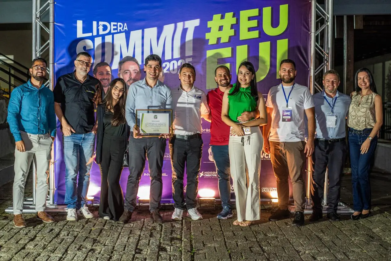 O evento reuniu mais de 200 pessoas, entre estudantes, empresários, gestores, líderes e profissionais da indústria da cidade e do litoral, além de convidados (Foto: Divulgação/Grupo Lidera)