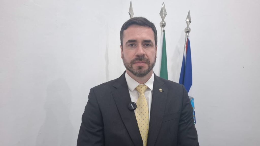  “A Defensoria Pública está presente em um posto de atendimento aqui na Câmara Municipal de Matinhos, com uma equipe totalmente especializada, capacitada”, afirmou o defensor público-geral do Paraná, Matheus Munhoz (Foto: Folha do Litoral News)