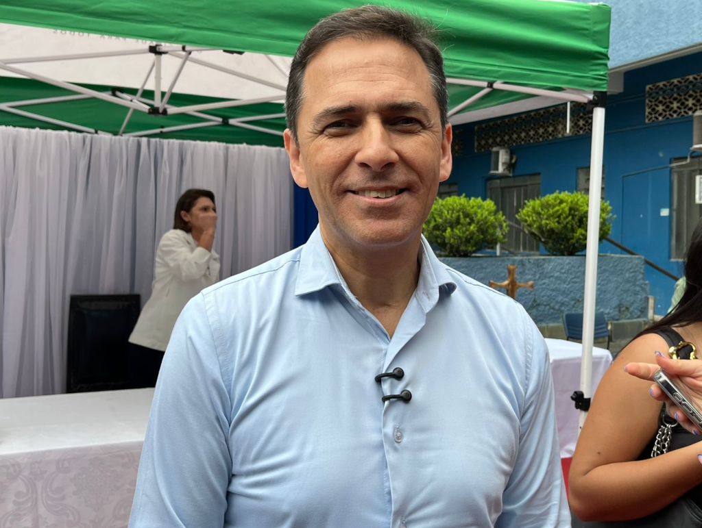 “É um momento bem especial e claro, a prefeitura está à disposição do Santuário do Rocio para que essa festa possa ser um grande sucesso, e eu tenho certeza que vai ser, mais uma vez”, salientou o prefeito de Paranaguá, Adriano Ramos (Foto: Folha do Litoral News)