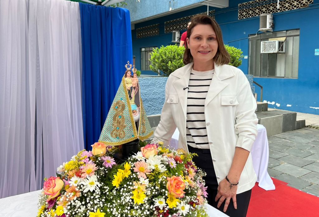 “Não tem como eu não me emocionar quando falo de Nossa Senhora do Rocio, porque ela fez parte de momentos da minha vida, de muitas bênçãos, muitas graças, então é uma forma de gratidão saber que a gente tem uma Nossa Senhora, Padroeira do Paraná,” salientou Fabiana Parro (Foto: Folha do Litoral News)