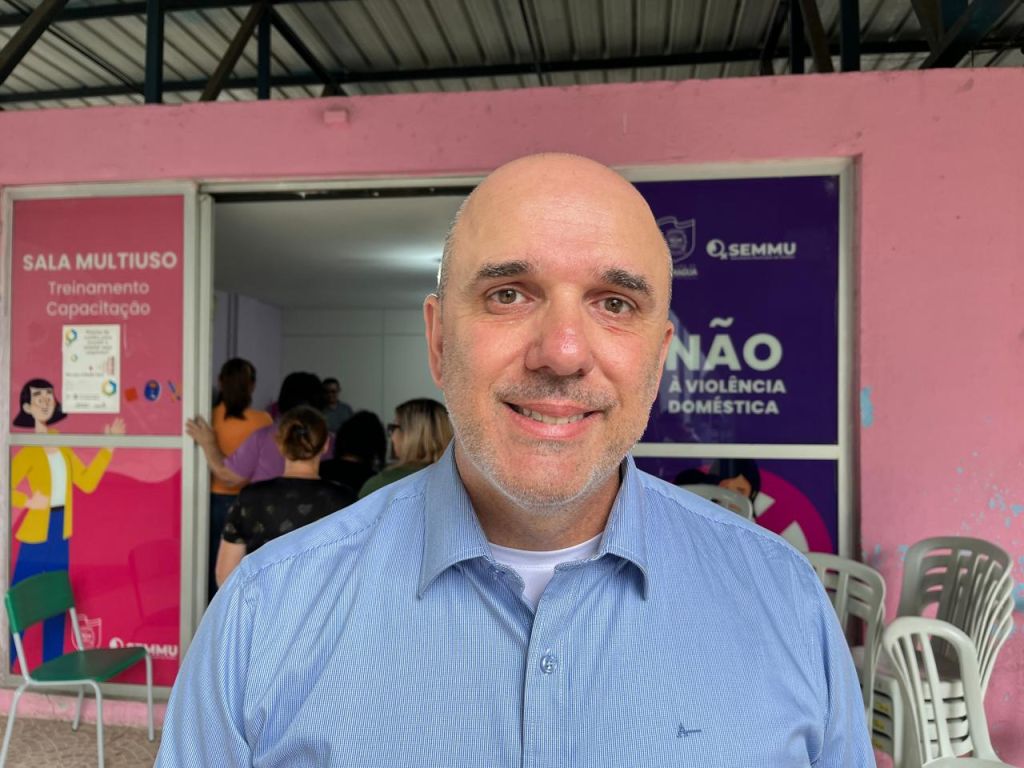  Luciano Mendes, consultor credenciado do Sebrae e palestrante do curso, participou do último dia de atividades abordando o tema da formalização do Microempreendedor Individual (MEI) (Foto: Folha do Litoral News)