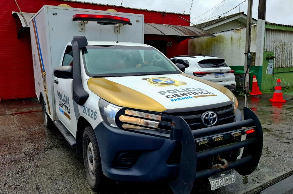 Rapaz é executado com mais 20 disparos de arma de fogo dentro de uma distribuidora em Paranaguá 2 FOTO02 4
