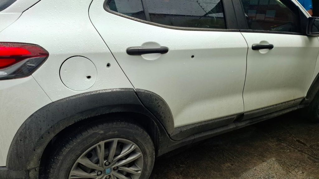 Rapaz é executado com mais 20 disparos de arma de fogo dentro de uma distribuidora em Paranaguá 6 FOTO05