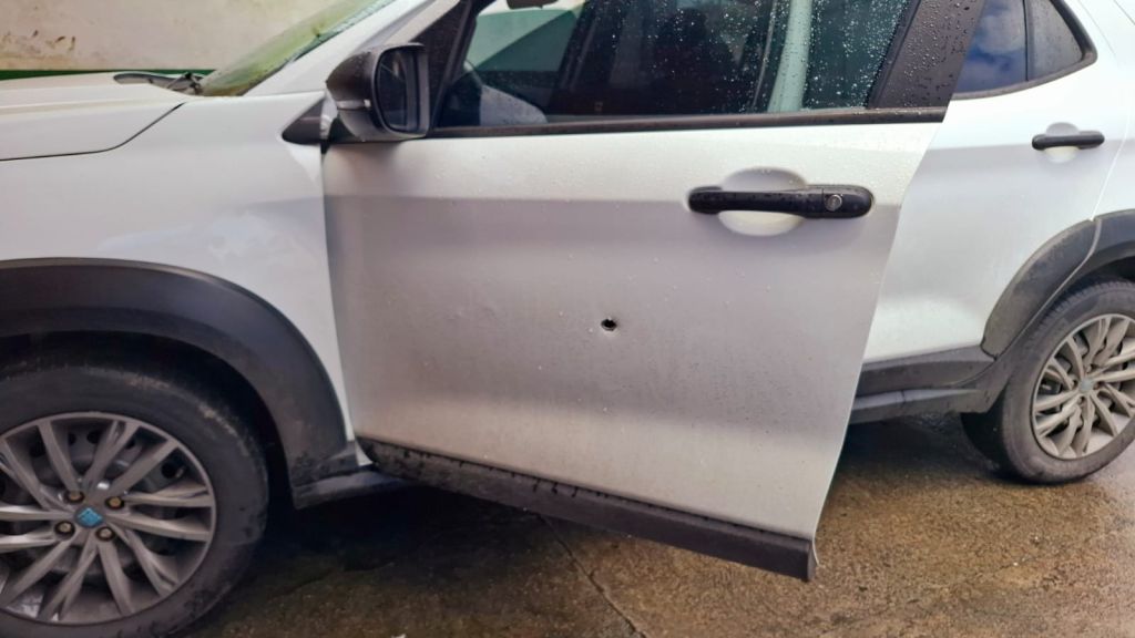 Rapaz é executado com mais 20 disparos de arma de fogo dentro de uma distribuidora em Paranaguá 5 FOTO06