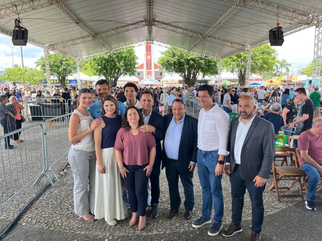 Missa Solene Campal em honra à Nossa Senhora do Rocio foi celebrada com milhares de devotos em Paranaguá 11 WhatsApp Image 2025 11 17 at 18.06.41 11 1