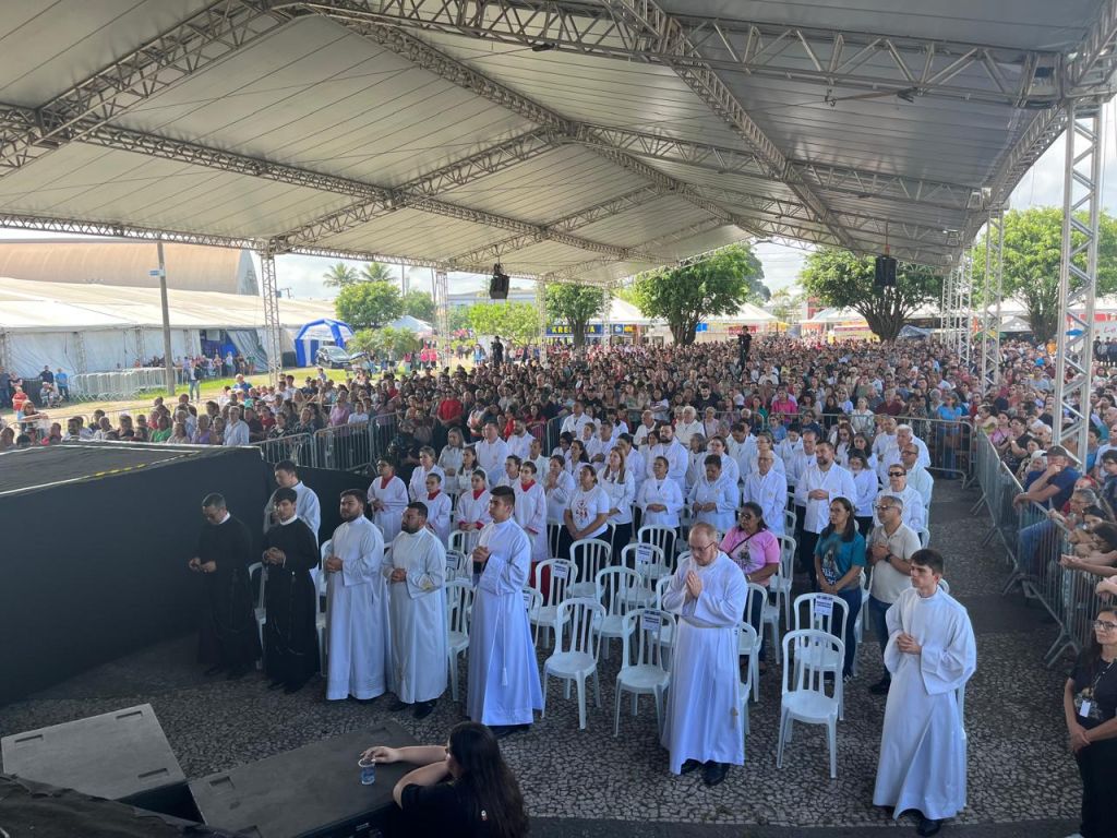 Missa Solene Campal em honra à Nossa Senhora do Rocio foi celebrada com milhares de devotos em Paranaguá 12 WhatsApp Image 2025 11 17 at 18.06.41 14