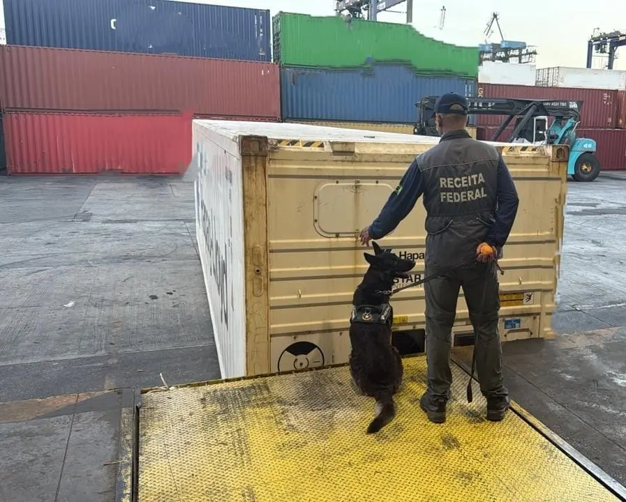 Receita Federal apreende mais 20 quilos de cocaína em terminal no Porto de Paranaguá 3 WhatsApp Image 2025 11 20 at 20.40.48 2
