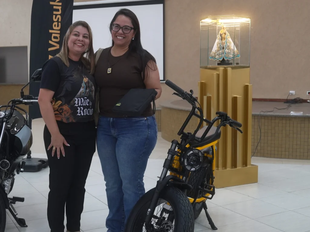 a0bc04 4f688a71020842649e116b53ddade8camv2