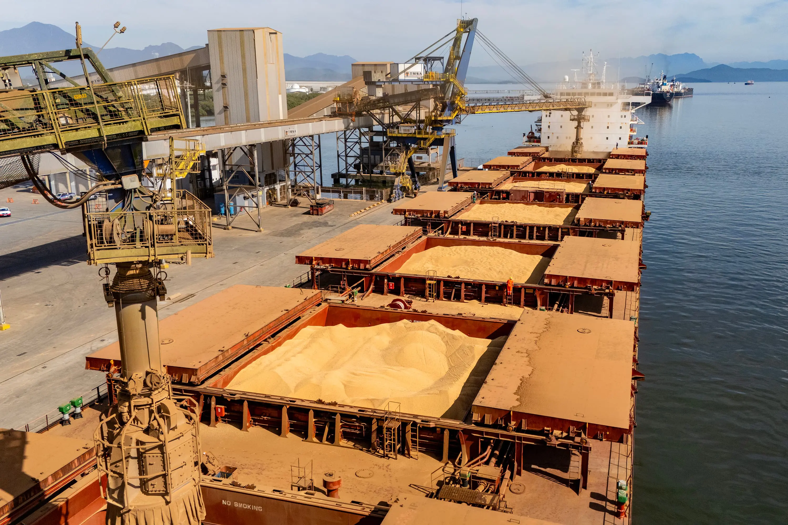 O volume corresponde a 21,2% de todas as cargas movimentadas em 2025 pelos portos paranaenses (61.213.363 toneladas) (Foto: Claudio Neves/Portos do Paraná)