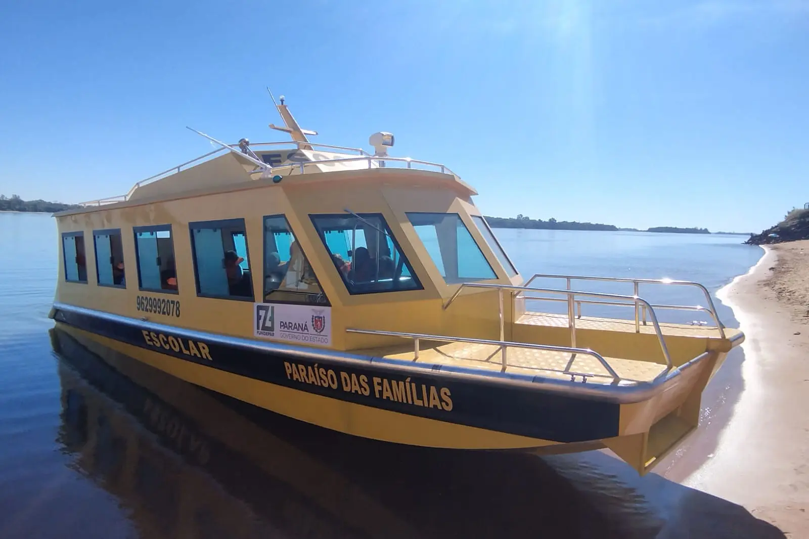 Estado garante barco para 179 alunos de comunidades ribeirinhas e litorâneas 1 O transporte escolar aquaviário marítimo atende 152 estudantes residentes na região de Guaraqueçaba, Paranaguá e Pontal do Paraná (Foto: Fundepar)