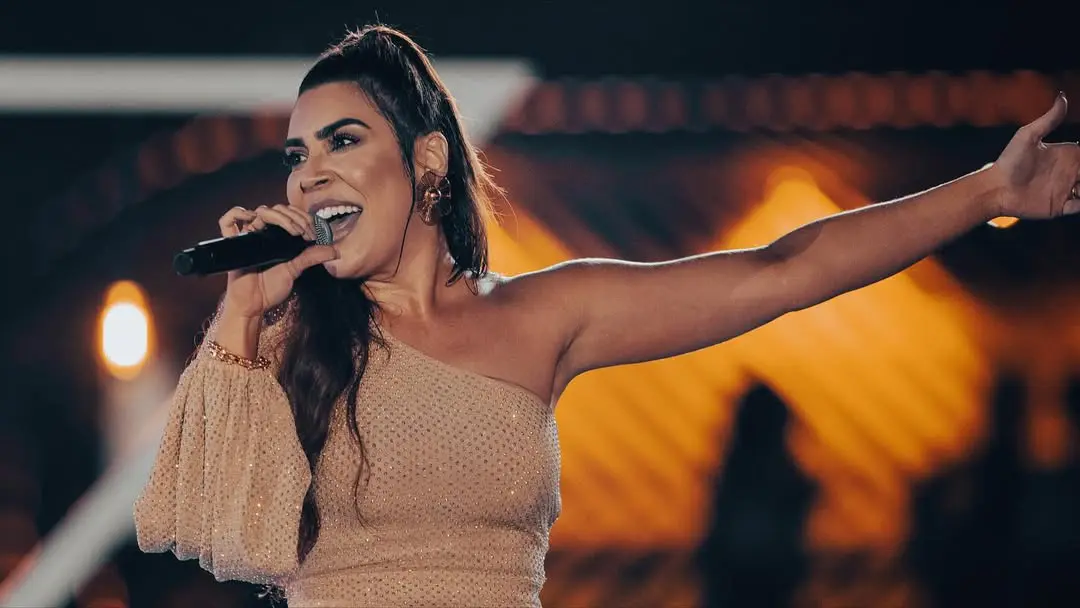 Show nacional com a cantora Naiara Azevedo acontece nesta sexta-feira em Paranaguá 1 1naiara