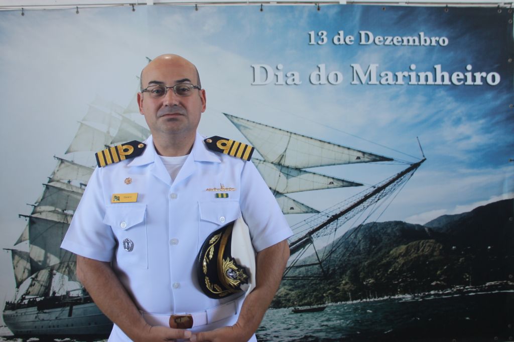 “A Marinha do Brasil se sente muito honrada em receber a sociedade nessa cerimônia tão importante para nós que é a comemoração do Dia do Marinheiro”, afirma o Capitão dos Portos do Paraná, Capitão de Mar e Guerra Maurício Tinoco dos Santos Benvenuto
