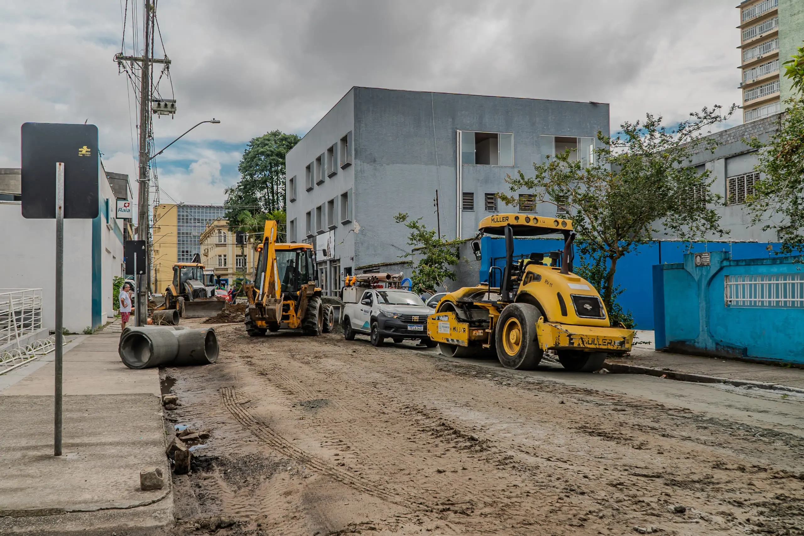 Comerciantes aprovam obras viárias no Centro de Paranaguá e destacam impacto no movimento, na segurança e na rotina de trabalho