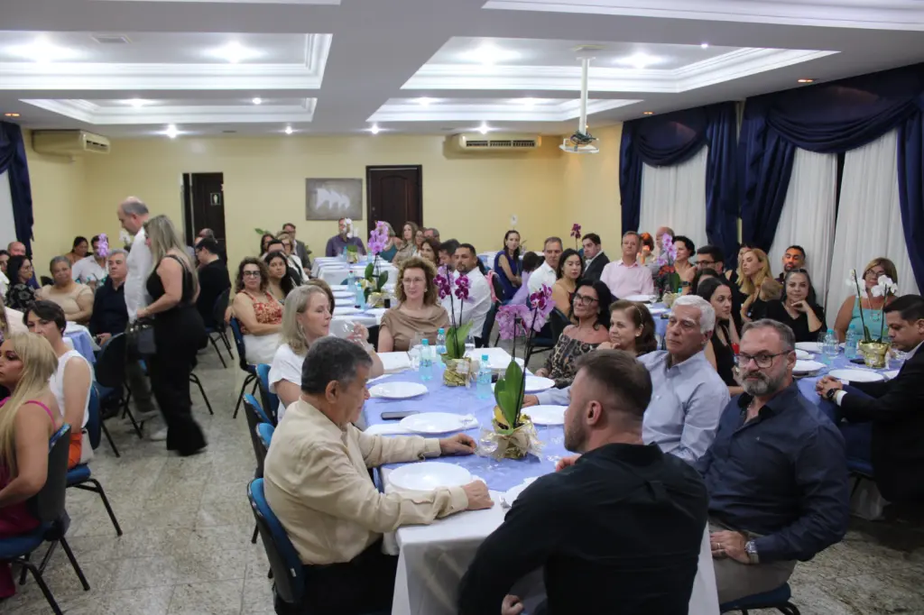 Confraternização em Alto Estilo 4 4regina