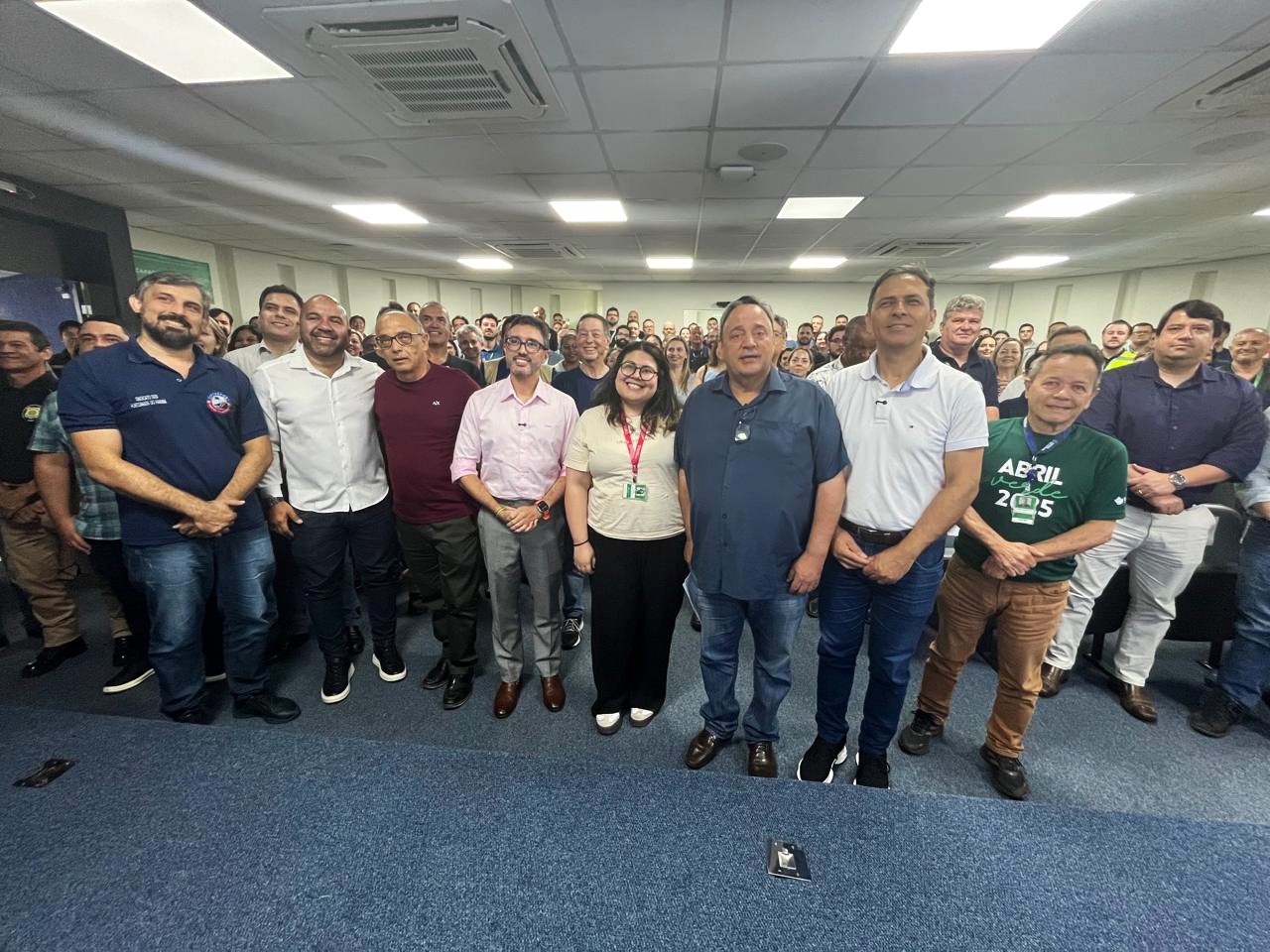 Governo do Estado e Portos do Paraná assinam e concluem novo Plano de Cargos e Salários da empresa pública 1 A iniciativa proporcionará maior valorização e possibilidades de progressão na carreira e incentivo ao desenvolvimento acadêmico e profissional dos colaboradores (Foto: Folha do Litoral News)