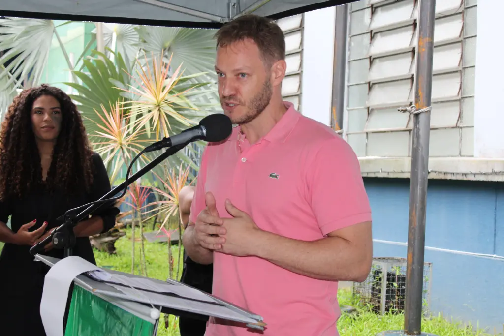 Entrega de ônibus rodoviário para transporte de pacientes fora de domicílio fortalece a saúde pública de Paranaguá 4 FOTO 4 5 1