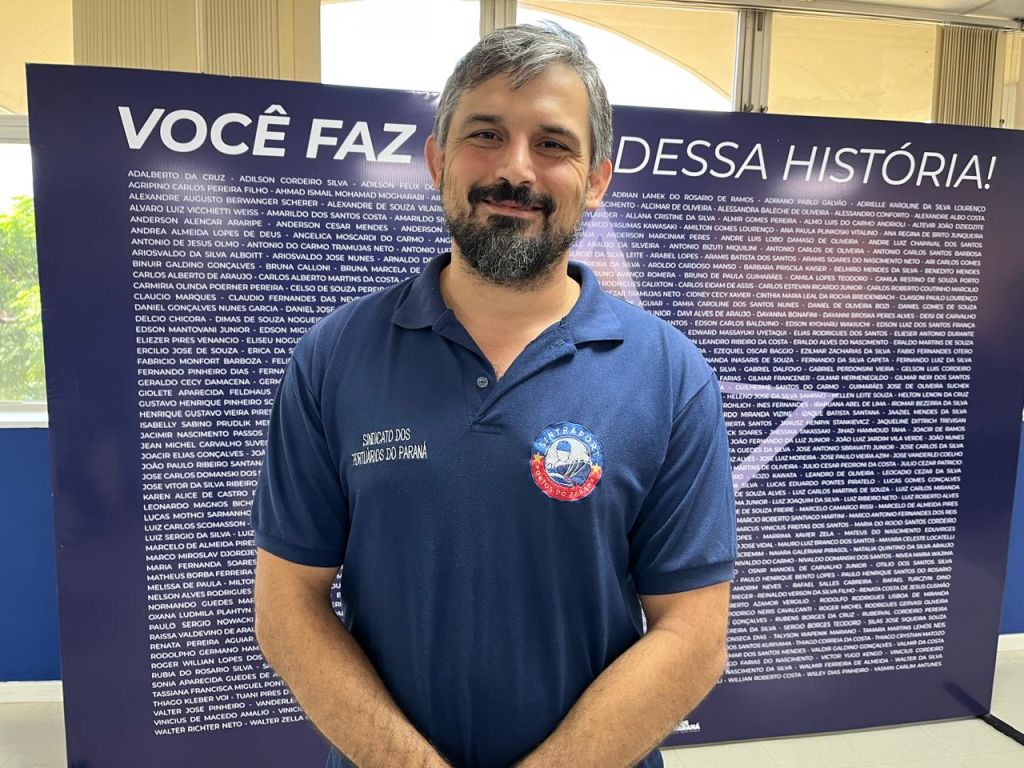 Governo do Estado e Portos do Paraná assinam e concluem novo Plano de Cargos e Salários da empresa pública 4 “Hoje temos um plano que visa dar ao portuário uma carreira. É isso que queríamos, uma carreira justa e digna, de 30 anos em que ele queira ficar no porto, em que ele faça o concurso e queira se manter no melhor porto público do Brasil”, ressaltou o presidente do Sintraport,, Rodrigo dos Santos Vanhoni (Foto: Folha do Litoral News)